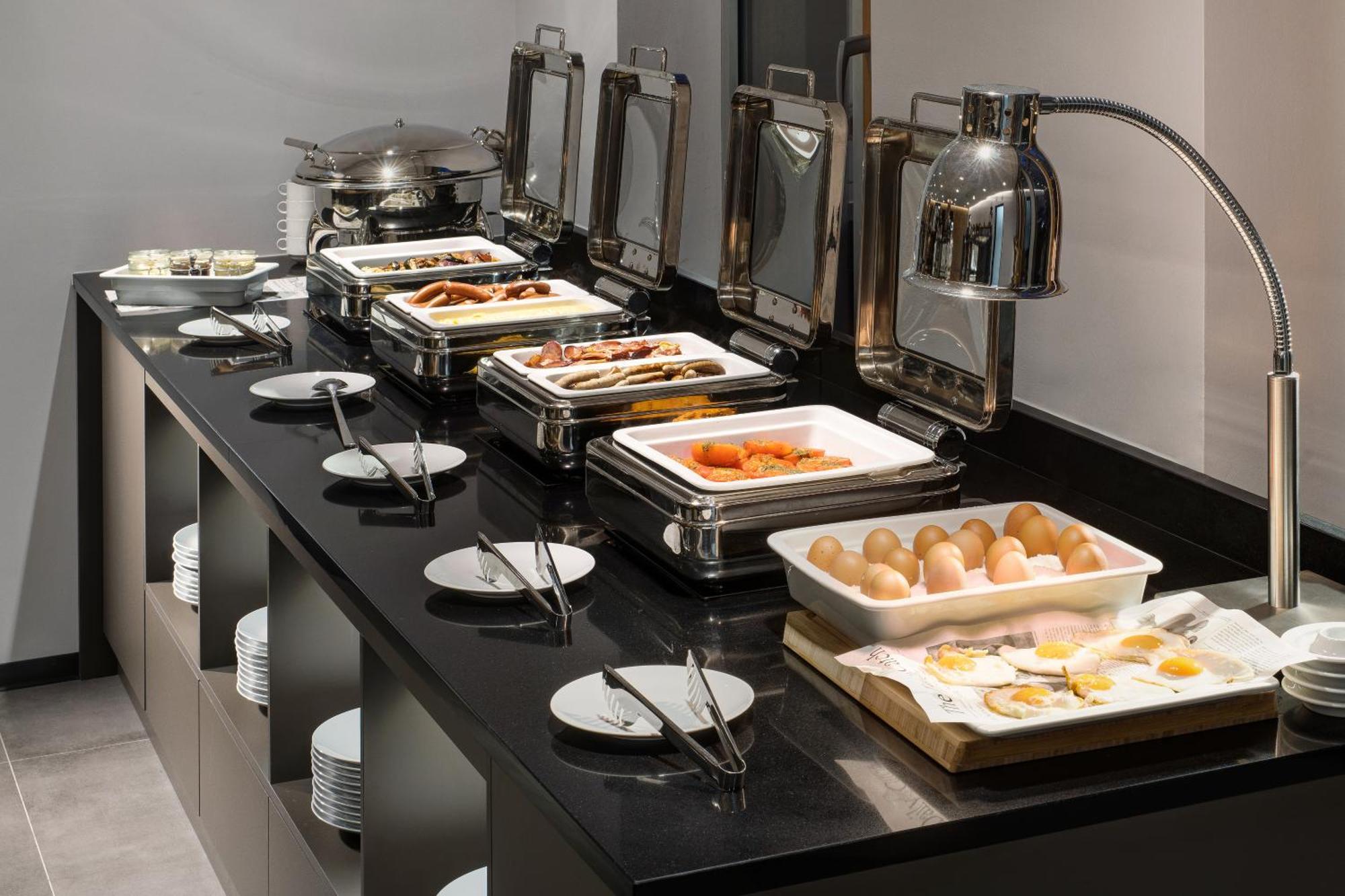 Отель Mamaison Downtown 4*